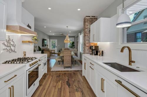 Earlewood House | The Sabal 3BR 3BA with Hot Tub