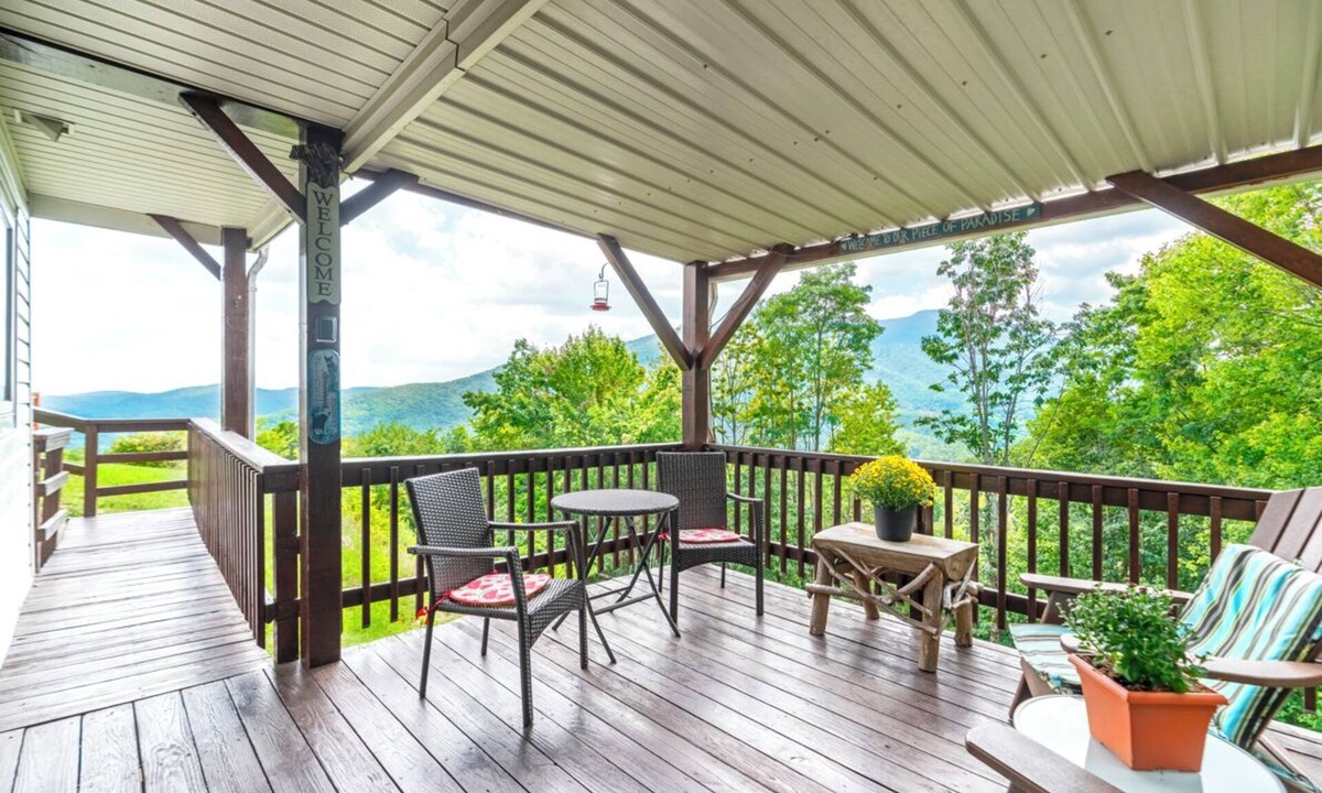 Seven Devils Condo | Top of 7, B-10- Close to Boone & Banner Elk, Mtn View, Fireplace, Cute & quaint