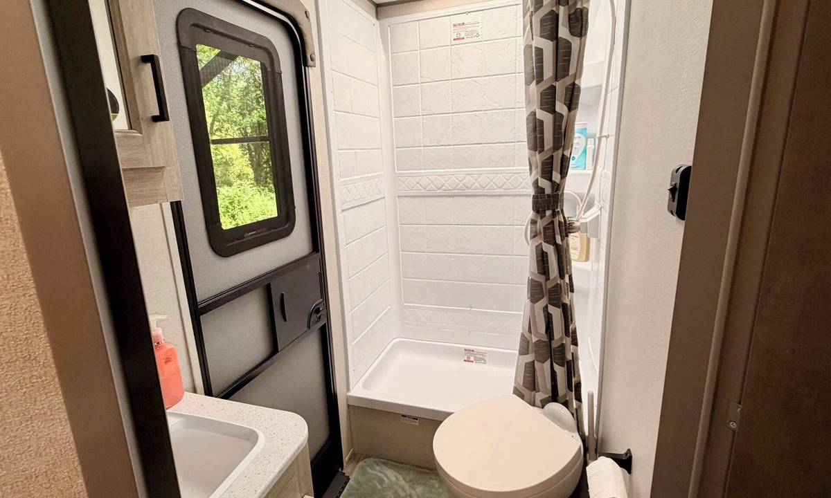 Piedmont House | Tranquil 2-bedroom caravan with AC in charming Piedmont
