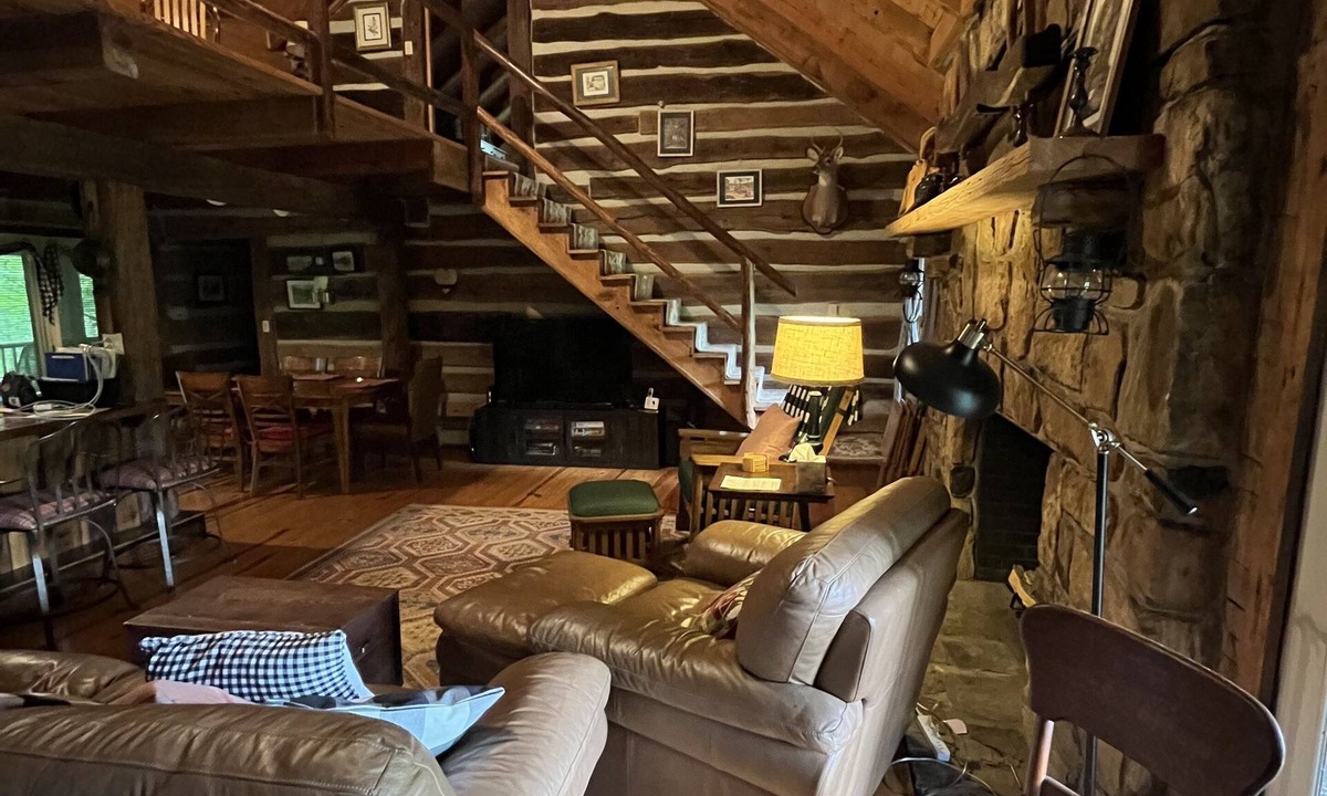 Dugspur House | Tranquil retreat, log home with lovely stream, Hillsville/Floyd VA