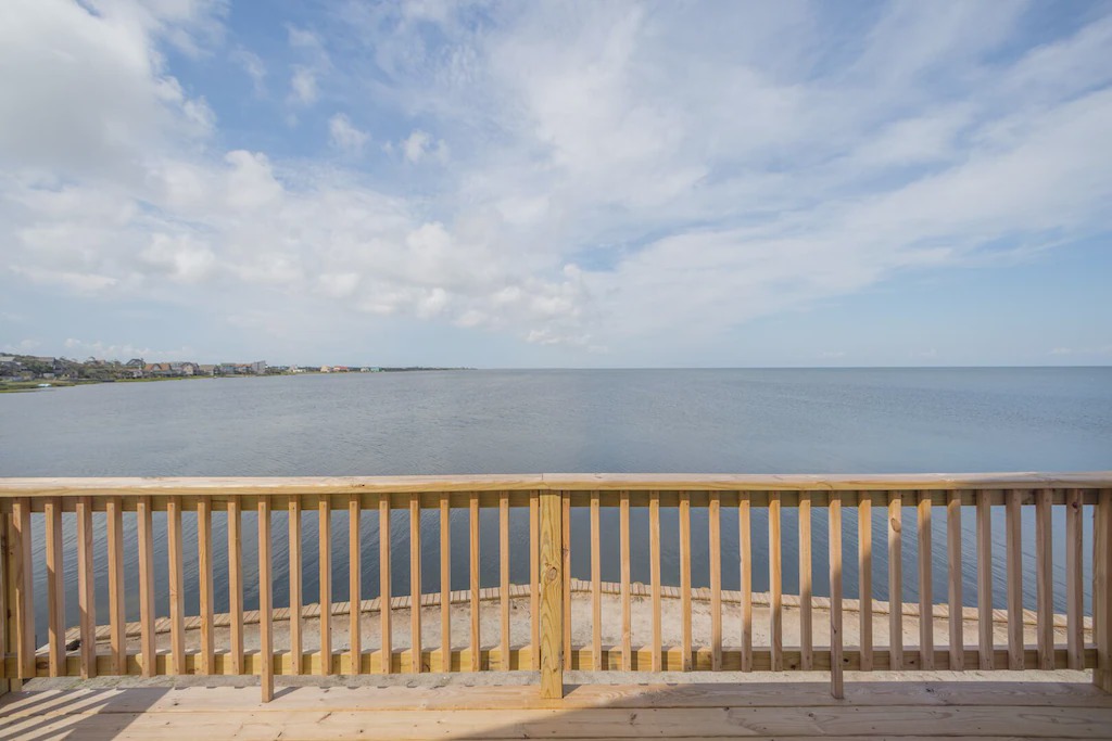 Brigands' Bay House | Treasured Memories - Upgraded 3 Bedroom SoundFront Home in Frisco