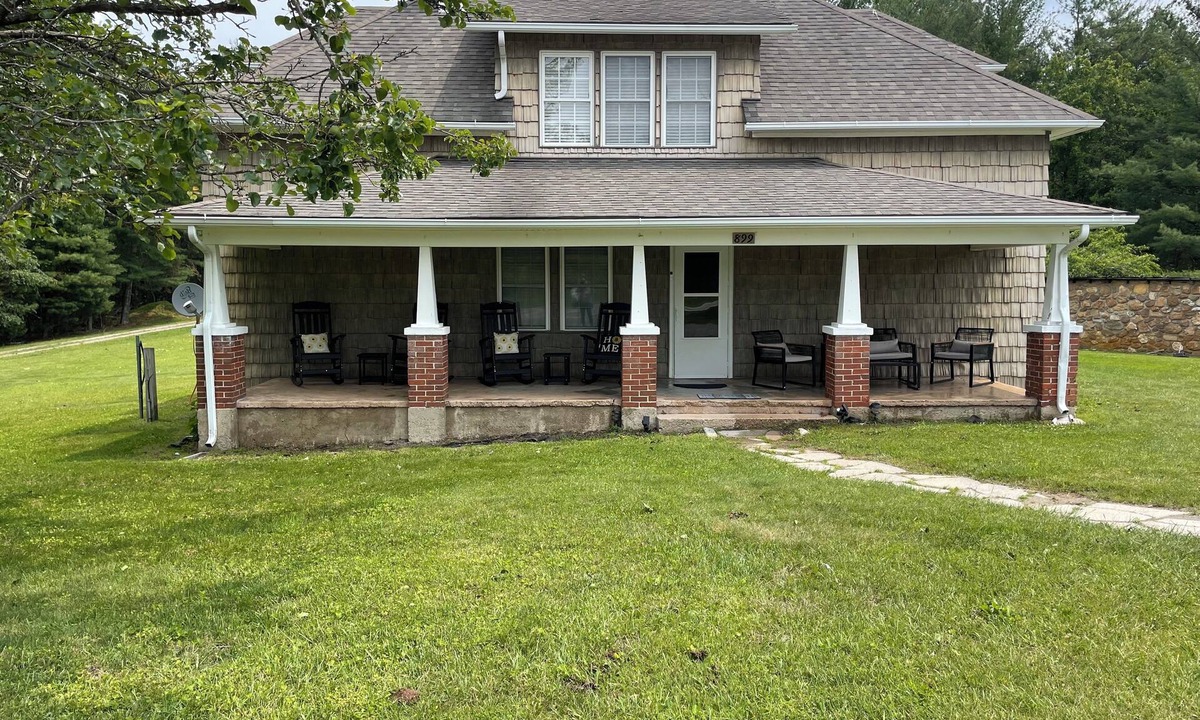 Glade Valley House | Ultimate Family Retreat in this 1929 Farmhouse close to Blue Ridge Parkway!