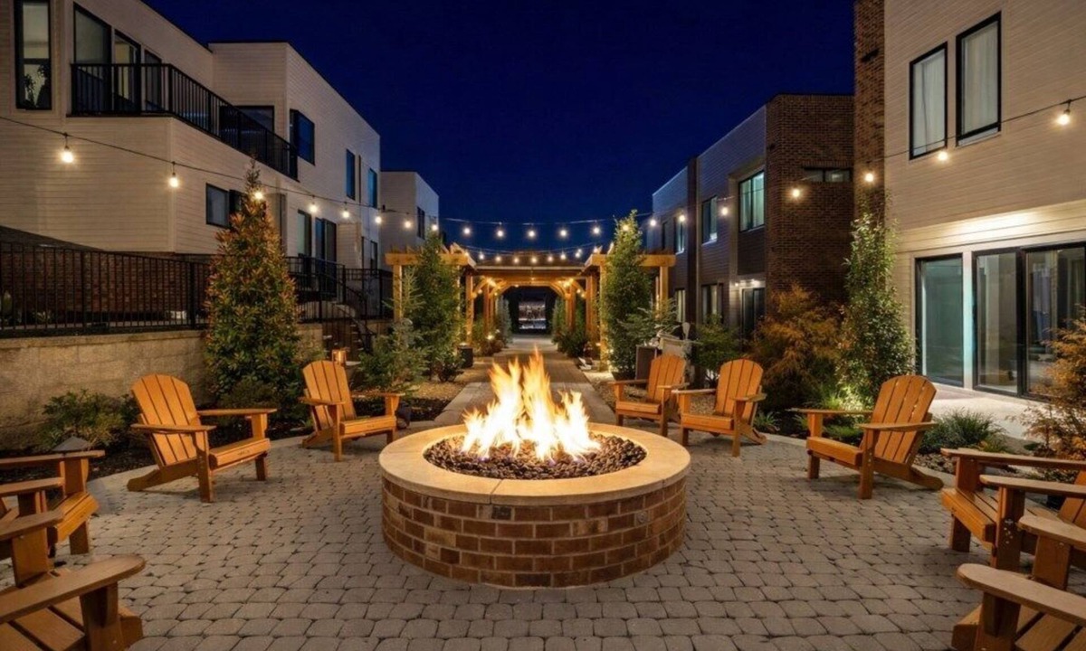 Historic Edgefield House | Unit 13 I Experience Noa Nashville | 5BR Luxury Retreat + Resort Pool