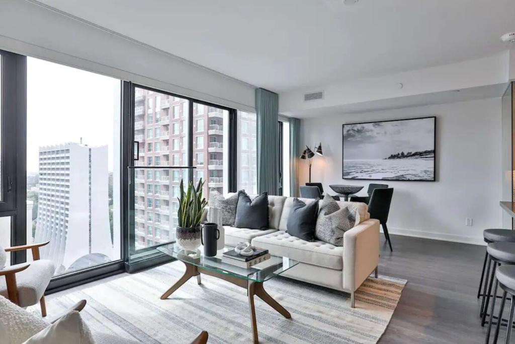 Bloor-Yorkville Apartment | Vanta Luxe Yorkville!