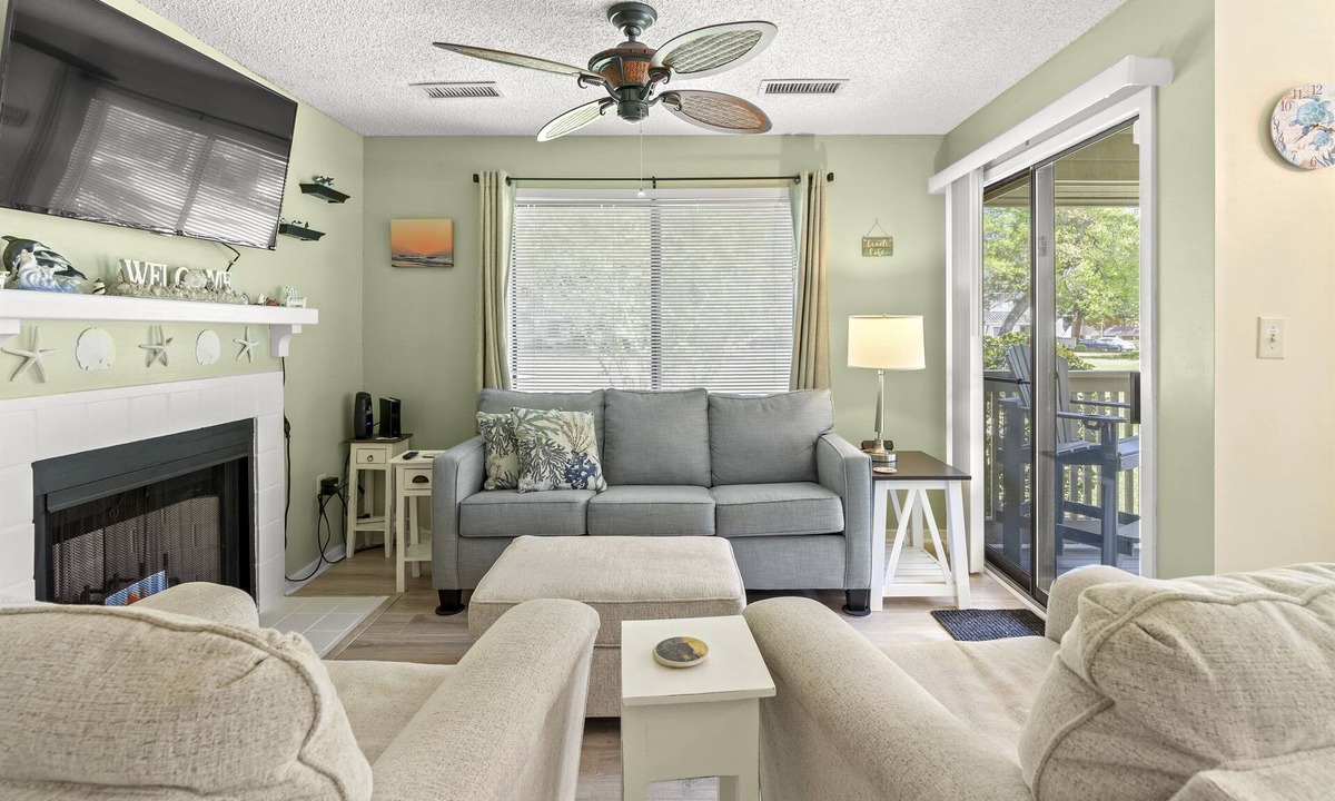 Arcadian Shores Villa | W Hyde Pk 11C in Kingston 1st floor, Pool, Beach