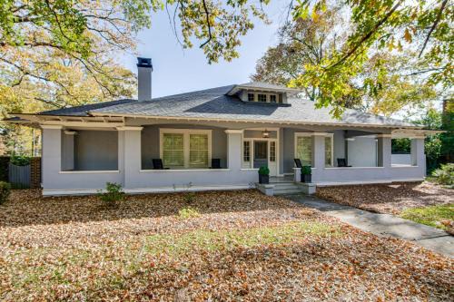 Hartsville House | Walk to Coker University & Dtwn! Home w/Game Room