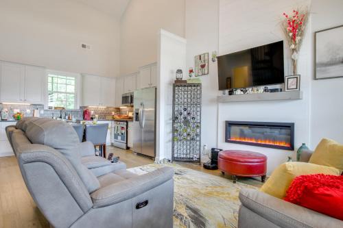 Greenwood House | Walk to Marina: Lake Greenwood Retreat w/Hot Tub