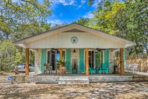 Atlantic Beach House | Walk to Ocean: Home w/Fire Pit in Atlantic Beach