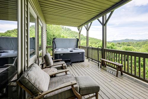 Cullowhee House | Water Views! Group-Friendly Lake Glenville Home