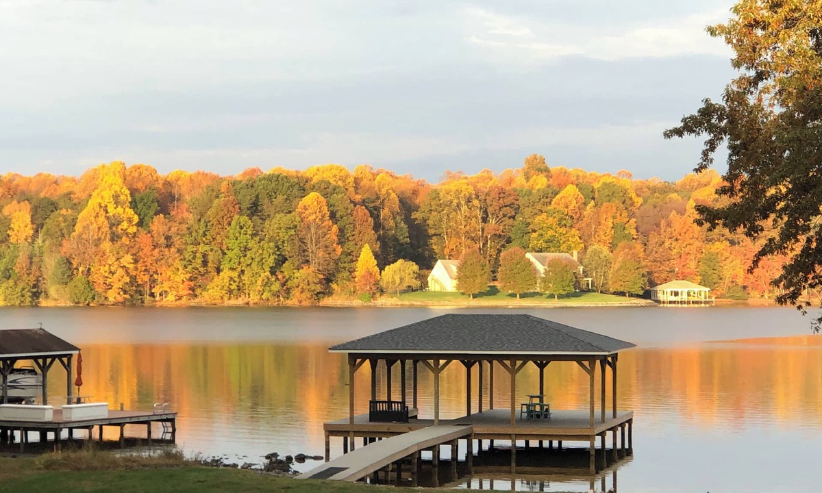 Bumpass House | Waterfront Lake Anna Home: Summer Family Escape!