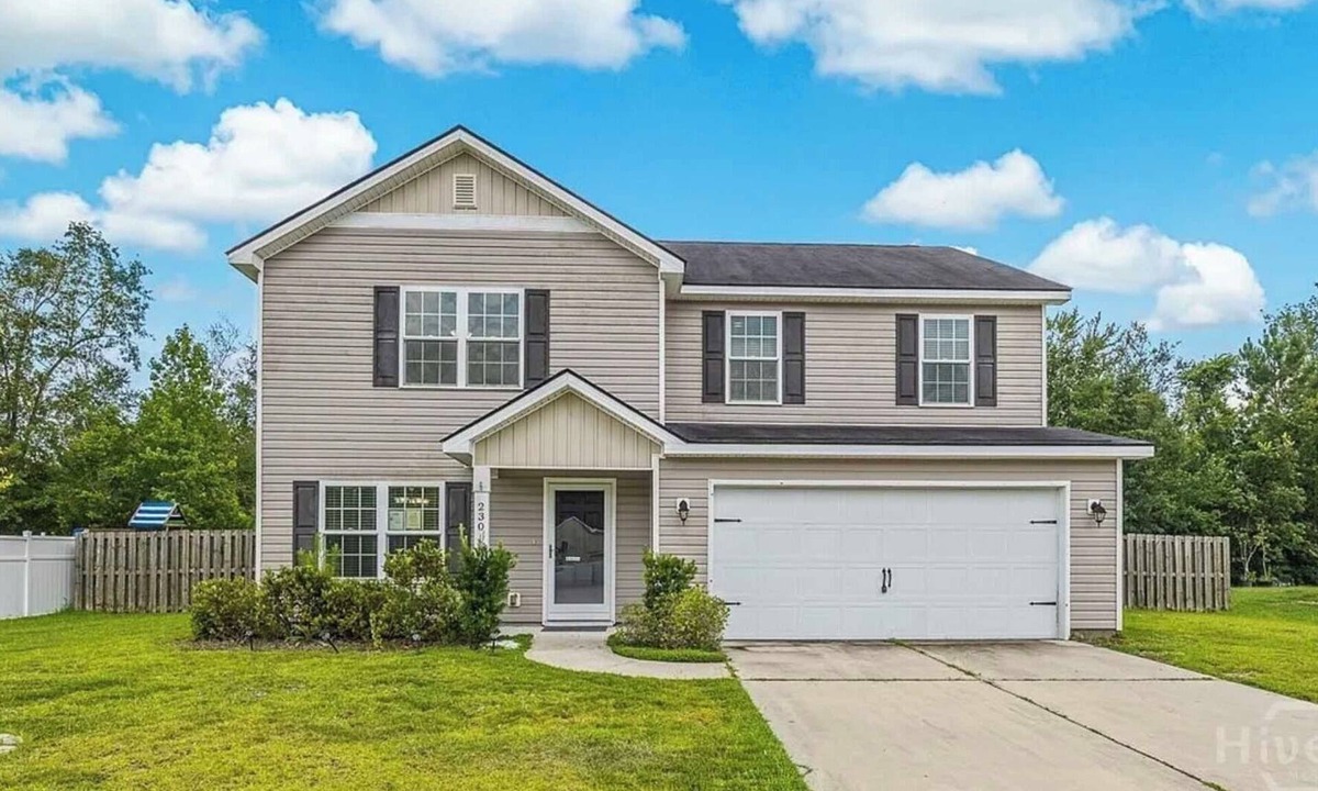 Rincon House | Welcome to newer home ideally located within walking distance of downtown Rincon