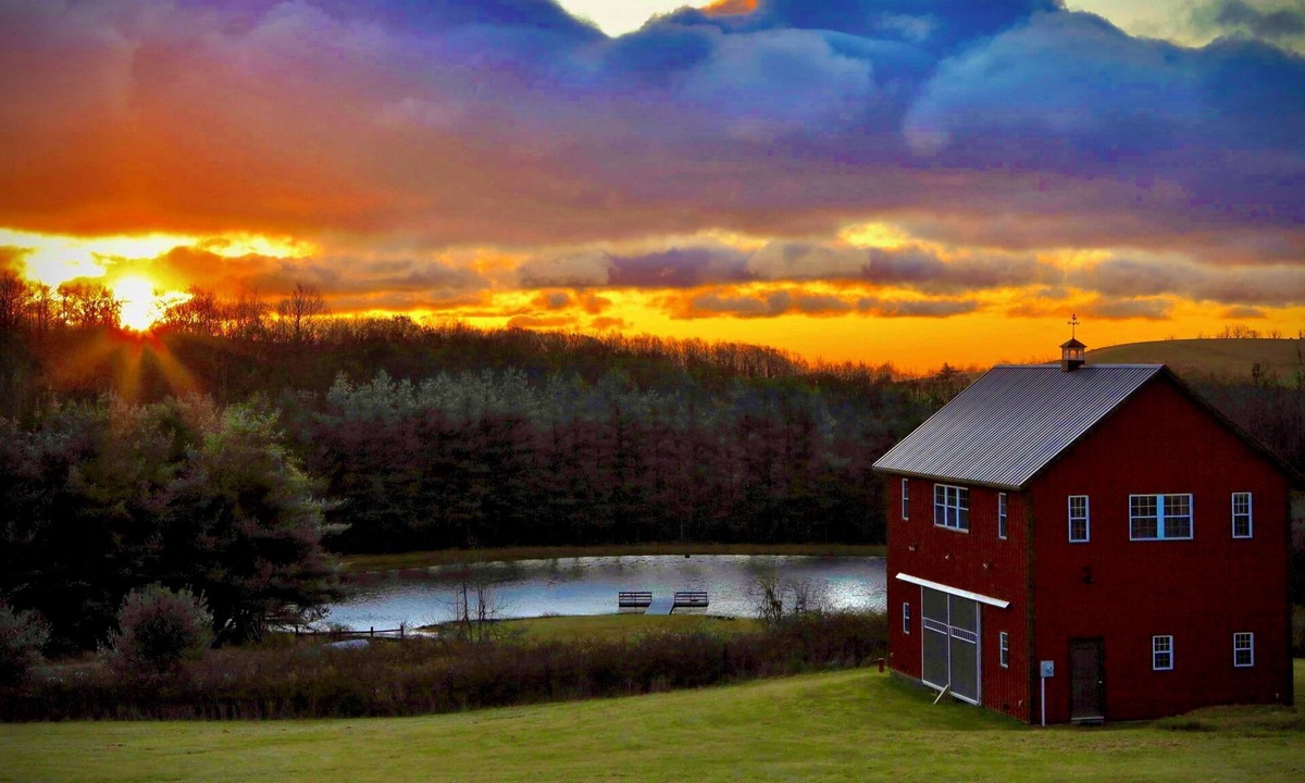 Vesta House | Welcome to The Barn at Windy Ridge. Meadows’ newest and most unique property.