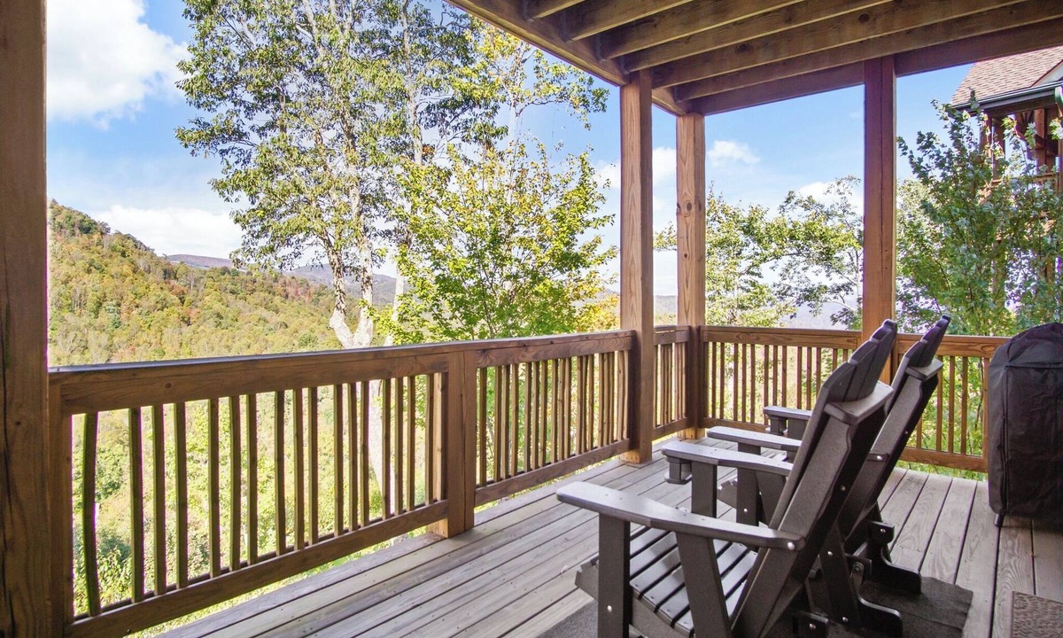 Banner Elk Condo | Wintergreens R822-Mtn Condo/View, Gated Resort, Indoor/Outdoor Pools & Hot Tub