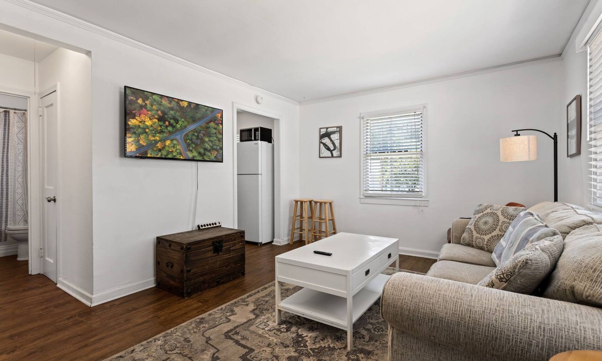 Greenville House | WOW! 2 Bedroom Near Downtown Greenville - Pet Friendly
