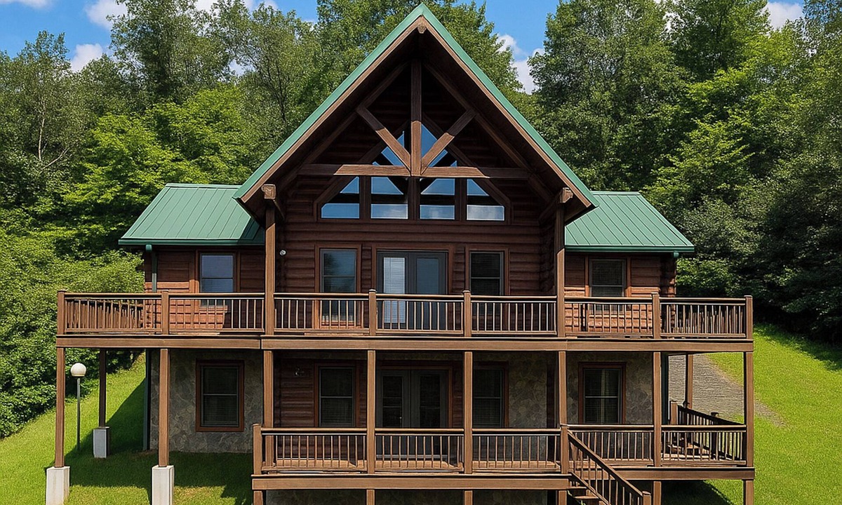 Grassy Creek Cabin | Your Cool Escape Starts Here! 5BR/4BA w/Hot Tub, Pool Table, & WiFi!