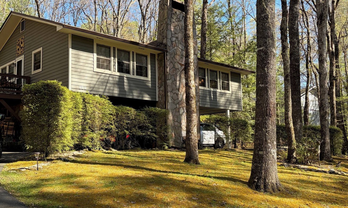 Sky Valley House | Your Home Away from Home-Spacious Escape in the Mountains