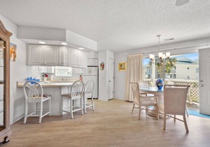 Condo near Beach w/Balcony, Resort Pool, Hot Tub, Grill, Spa & Fishing