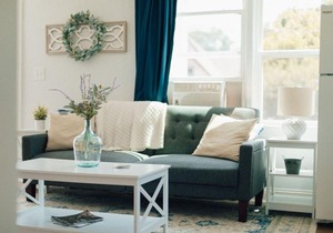 Cozy Farmhouse Apartment in Bristol 2 bed 1 bath