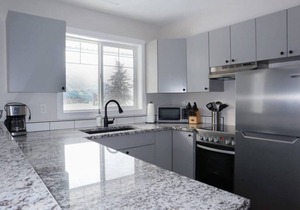 Mountain View Condo and Banff National Park Pass
