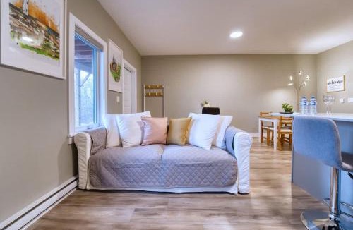 Halifax House | 1 Bed - King size Nature to City Getaway