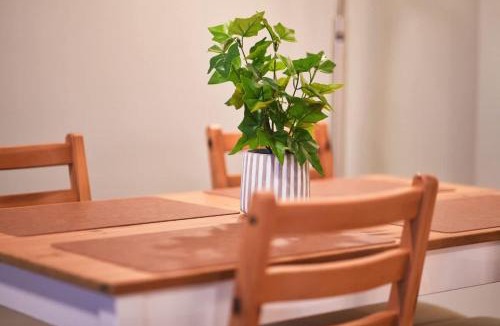 Halifax House | 1 Bed - King size Nature to City Getaway
