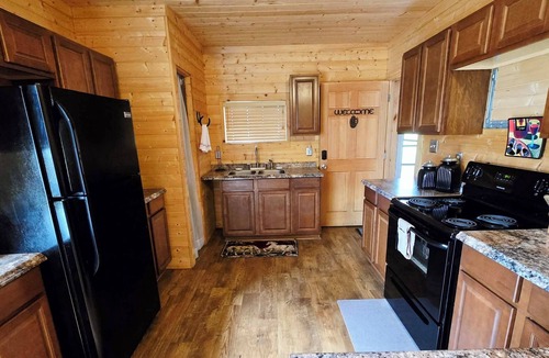 Kings Creek Other | 1 Bedroom Barn House The Quiet Frontier on Pet Freindly Private Farm