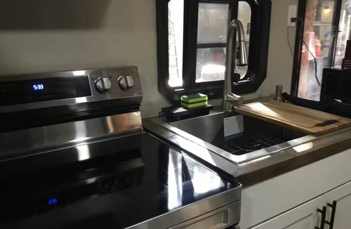 Cleveland RV Rental | 1-bedroom campground in adorable Cleveland with cool outdoor vibes
