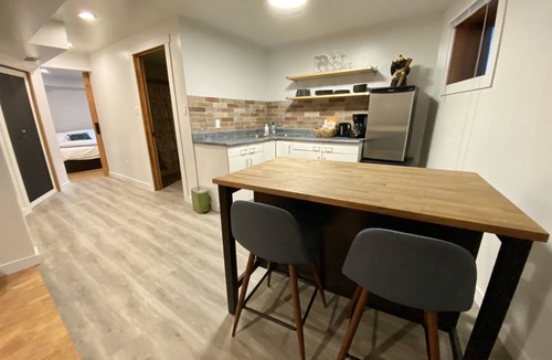 Cougar Creek Bed & Breakfast | 1 Bedroom Hideaway with Cozy Fireplace