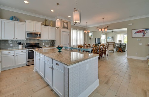 Myrtle Beach House | 1 Block to Beach! Breezy Myrtle Beach Getaway
