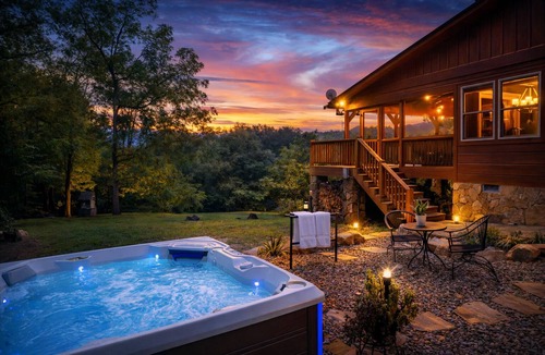Sylva Apartment | ✨ 10% Off PLUS 15% off Top-Rated Guests Discount Private Hot Tub PLUS ⭐ Guest Favorite Top 1% of Airbnb Fire Pit Porch Swing Hammock Close to WCU (3 Mi), dining, pubs, shopping, Blue Ridge Parkway, and many adventures.