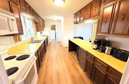 Lookout Mountain House | 11 Bdrm ~🏠🏡1 Story-40ppl! 2 HOUSES RETREATS,FIRETABLE🔥Lkt Mtn REAL BEDS