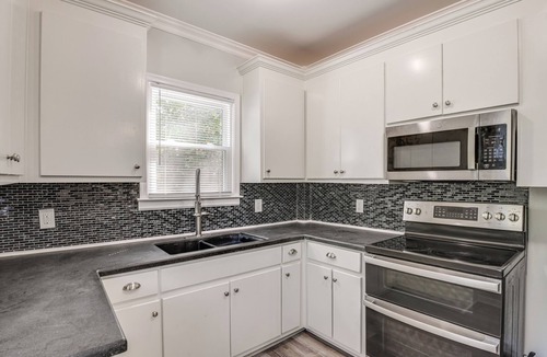 Petersburg House | 11 Mi to Fort Lee: 5-Acre Retreat w/Scenic Views