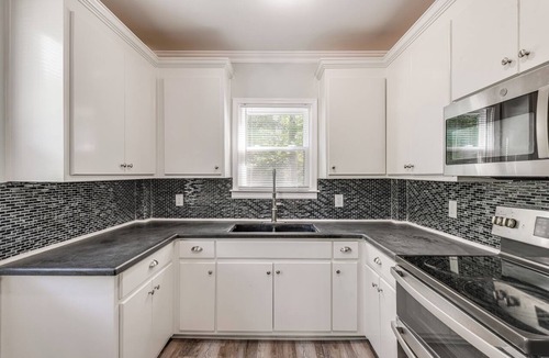 Petersburg House | 11 Mi to Fort Lee: 5-Acre Retreat w/Scenic Views