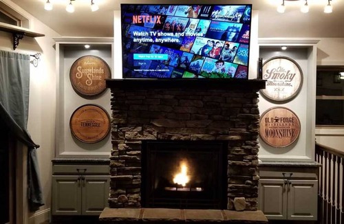 Gatlinburg Cabin | 115 m² Cabin ∙ 2 bedrooms ∙ 6 guests