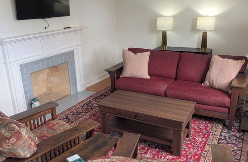 Summerville House | 1250 Feet to the Augusta Country Club