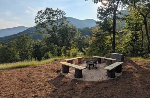 Lake Lure House | 12pm check-in/out. NEW Modern Mountain Log House in Lake Lure on 30 acres