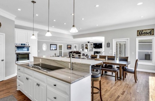 Lake Murray of Richland House | 18 SANDALS is a luxurious Lake Murray getaway with optional boat rental