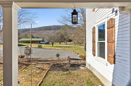 Lupton City House | 1900 Farmhouse with Luxury Spa Bath, 2 Master Bedrooms, Historic Home