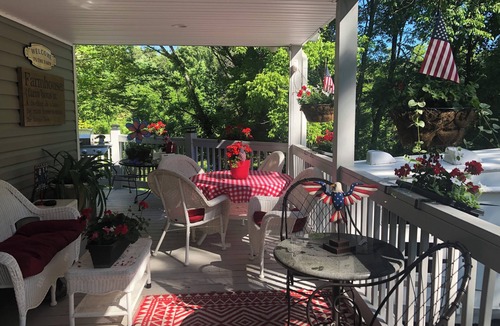 Tyler House | 1912 Farmhouse has large, covered porch & fire pit! Near Casino & The Pinnacle