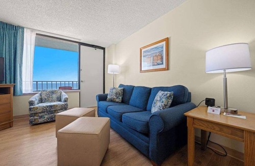 Northeast Virginia Beach Condo | 1BR Oceanfront Views with Heated Indoor Pool