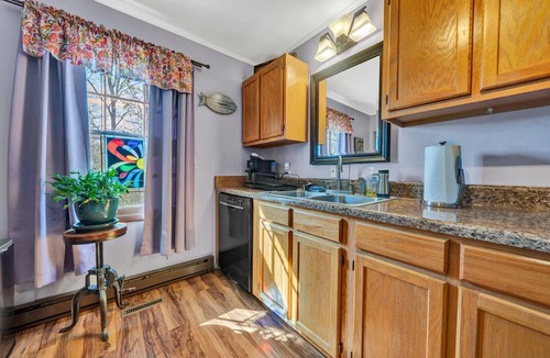 North Shore Apartment | 1BR PrivateBayview Cottage on SML- Westlake R26'ish. Sleeps 2 max