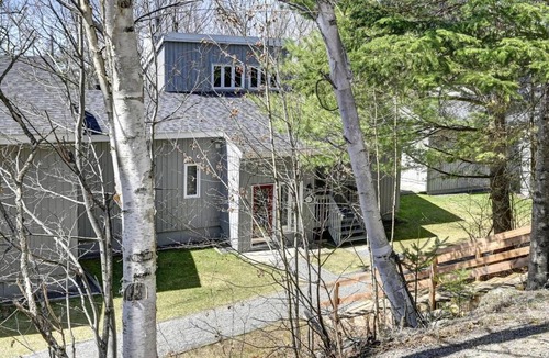 Mont-Tremblant Apartment | 1BR Tremblant Condo Walk to Ski Lifts Parking Incl