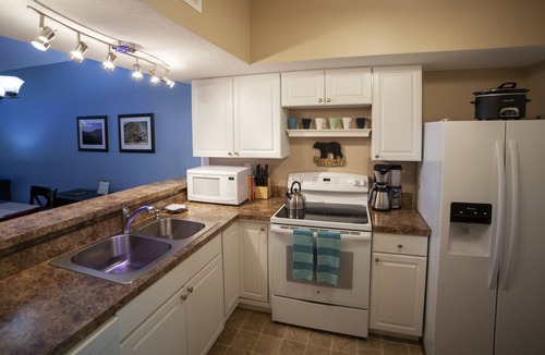 Chalet Village Condo | 2.7 miles from the Gatlinburg strip. 7th night free and Last minute discount!