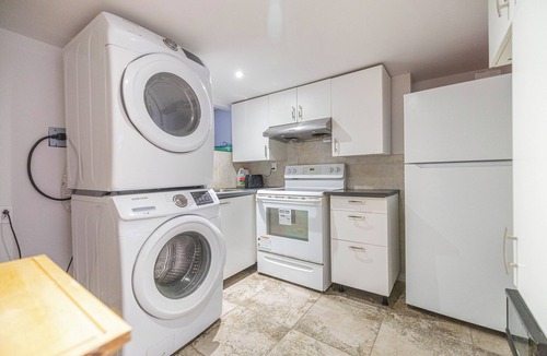 Westmount Apartment | 2 BDRS@ DT,Near 2 metros, Atwater Market,Concordia