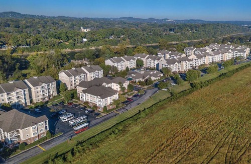 Pennington Bend Condo | 2 Bedroom Deluxe Condo, Sleeps 6-8, Full Kitchen, on Cumberland River, Nashville