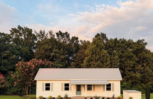 Minturn Cottage | 2 Bedroom Farm Cottage in Laurinburg
