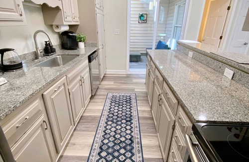 Greenville Downtown Condo | 2 Bedrooom Condo on Main Street. Downtown, Newly Renovated, & Chic