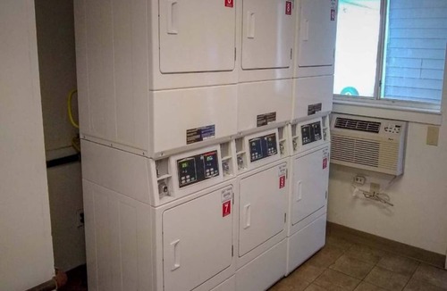 Terry Sanford Apartment | 2 Queen Beds|Suite, Nsmk,Kitchen