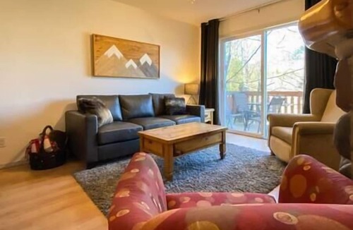 Fernie House | 2 Story Townhouse/Main Floor Deck/Loft