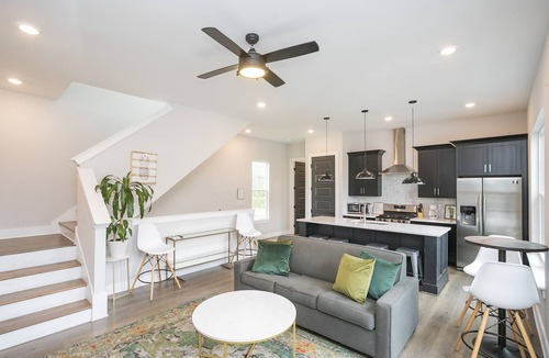 Nashville House | *2* Townhome Combo! 6 bd! Boutique Stays great for large groups!